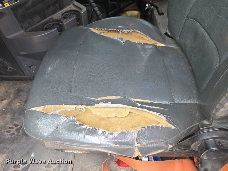 image for item DU7943 2014 Mack CXU613 semi truck