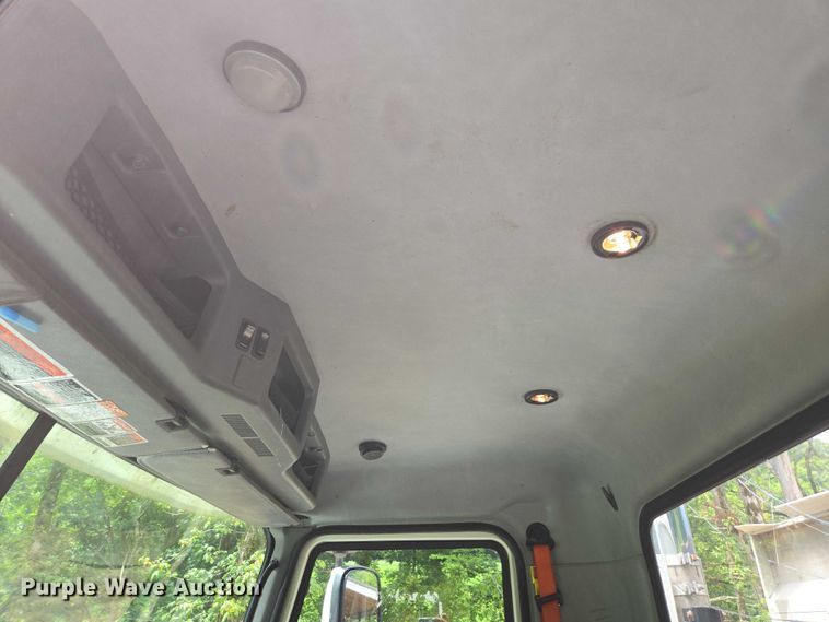 image for item DU7943 2014 Mack CXU613 semi truck