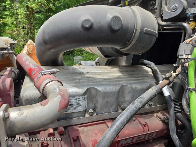 image for item DU7943 2014 Mack CXU613 semi truck