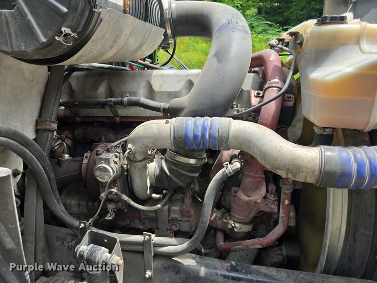 image for item DU7943 2014 Mack CXU613 semi truck