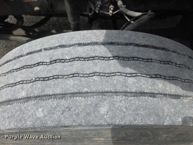 image for item DU7943 2014 Mack CXU613 semi truck