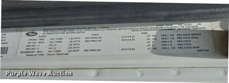 image for item DU7943 2014 Mack CXU613 semi truck