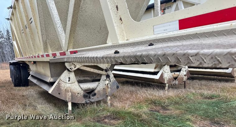 image for item DW4385 2016 Trail King TKBD1W26-433 bottom dump trailer