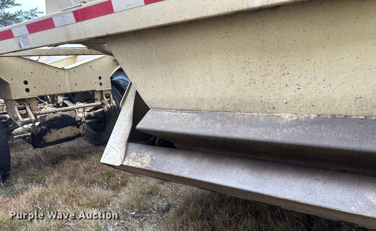 image for item DW4385 2016 Trail King TKBD1W26-433 bottom dump trailer