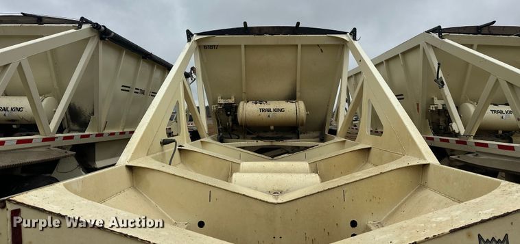 image for item DW4385 2016 Trail King TKBD1W26-433 bottom dump trailer