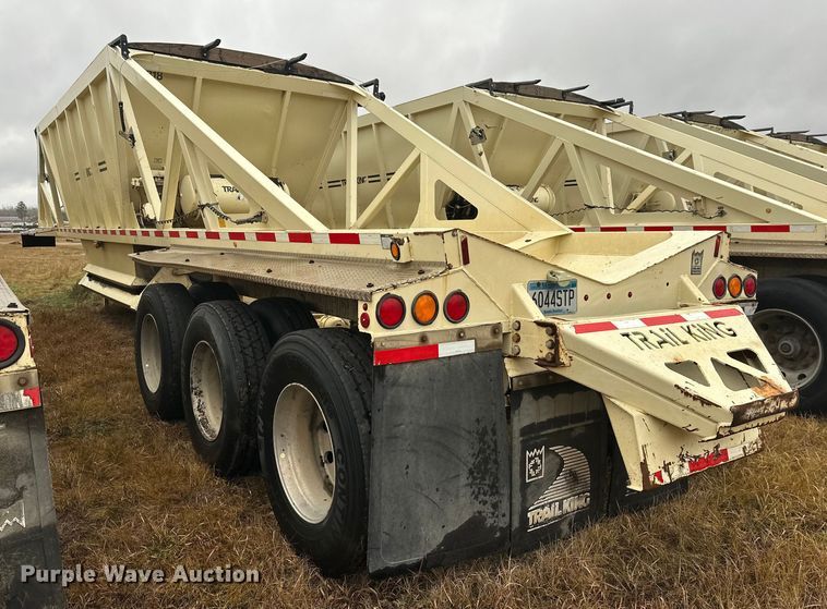 image for item DW4386 2016 Trail King TKBD1W26-433 bottom dump trailer