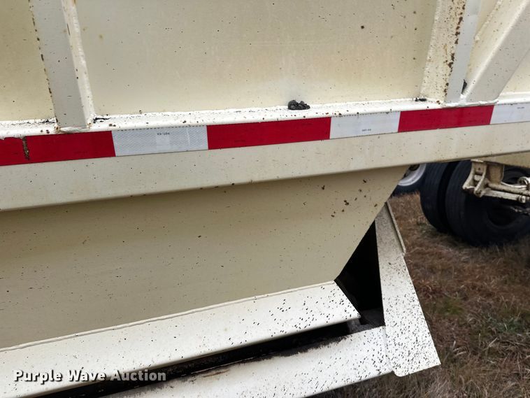 image for item DW4386 2016 Trail King TKBD1W26-433 bottom dump trailer