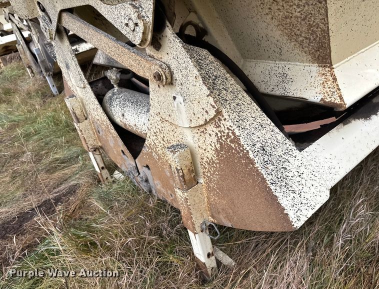 image for item DW4386 2016 Trail King TKBD1W26-433 bottom dump trailer