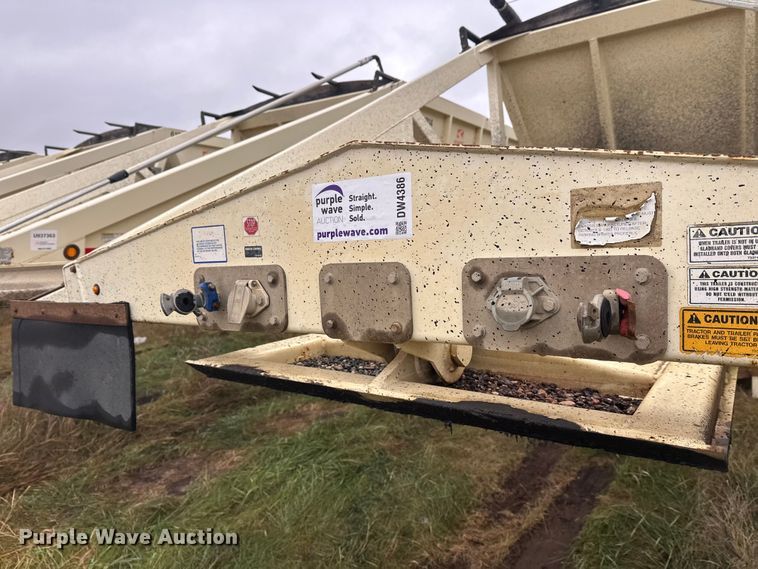 image for item DW4386 2016 Trail King TKBD1W26-433 bottom dump trailer