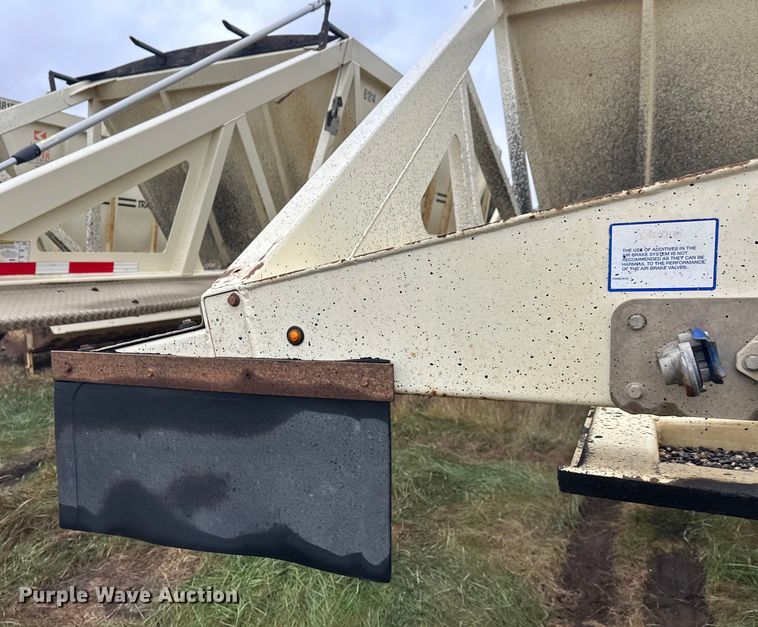 image for item DW4386 2016 Trail King TKBD1W26-433 bottom dump trailer