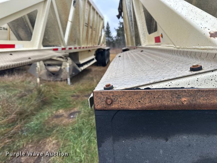 image for item DW4386 2016 Trail King TKBD1W26-433 bottom dump trailer