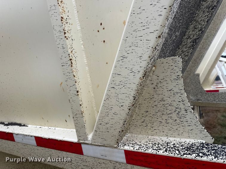 image for item DW4386 2016 Trail King TKBD1W26-433 bottom dump trailer