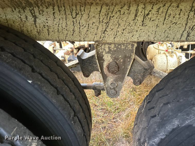 image for item DW4386 2016 Trail King TKBD1W26-433 bottom dump trailer