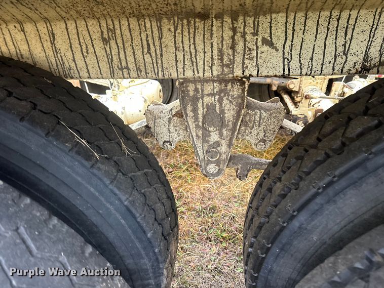 image for item DW4386 2016 Trail King TKBD1W26-433 bottom dump trailer