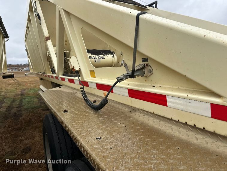 image for item DW4387 2016 Trail King TKBD1W26-433 bottom dump trailer