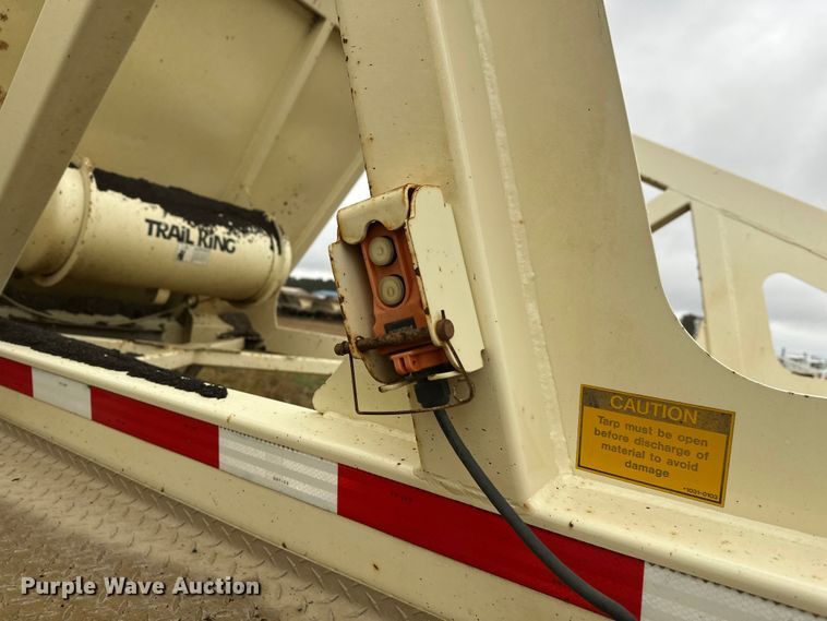 image for item DW4387 2016 Trail King TKBD1W26-433 bottom dump trailer
