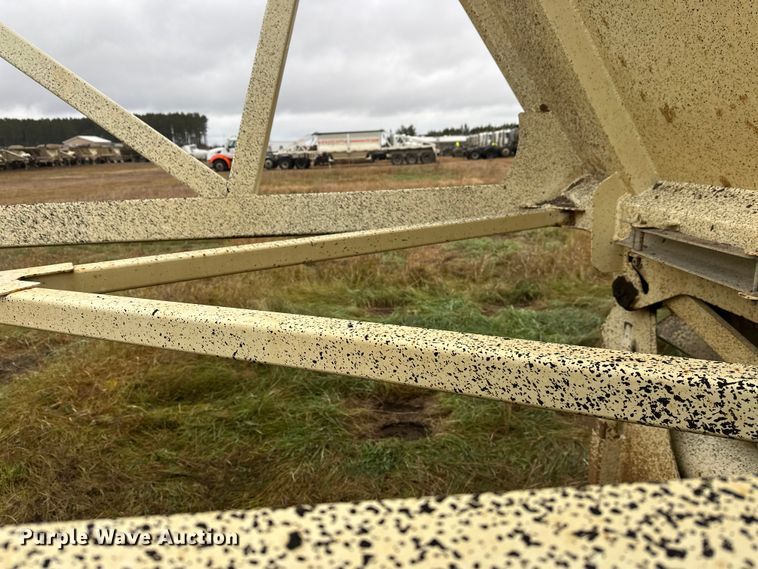 image for item DW4387 2016 Trail King TKBD1W26-433 bottom dump trailer