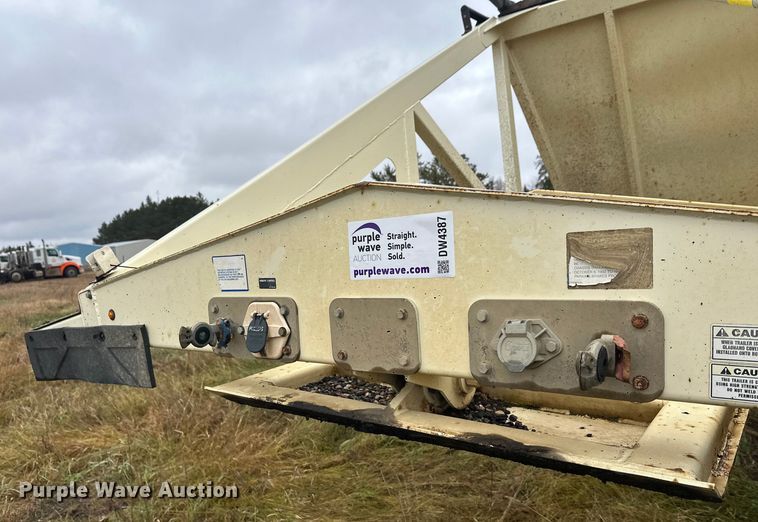 image for item DW4387 2016 Trail King TKBD1W26-433 bottom dump trailer