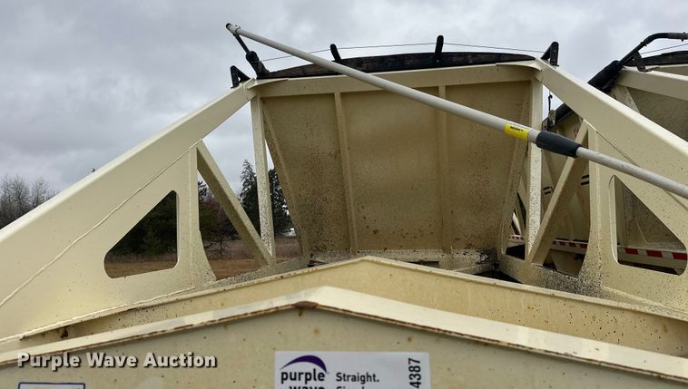 image for item DW4387 2016 Trail King TKBD1W26-433 bottom dump trailer