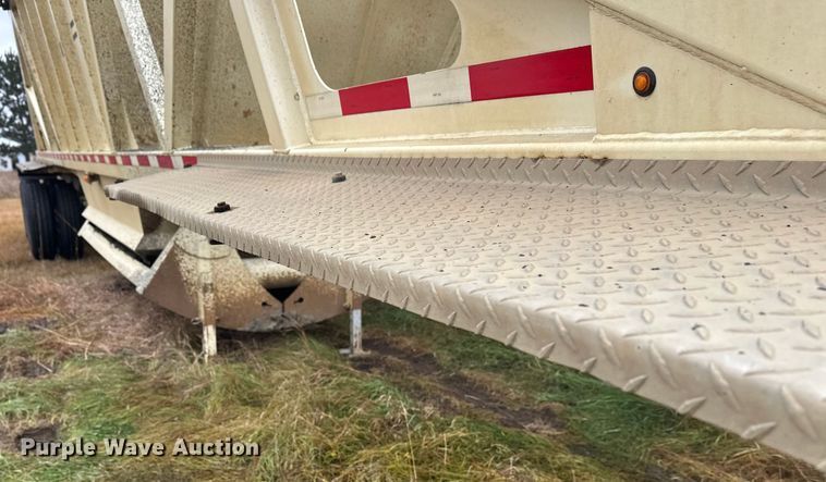 image for item DW4387 2016 Trail King TKBD1W26-433 bottom dump trailer