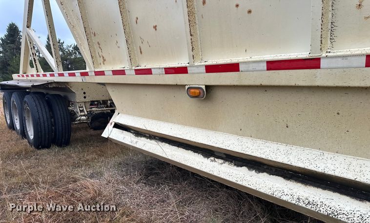 image for item DW4387 2016 Trail King TKBD1W26-433 bottom dump trailer