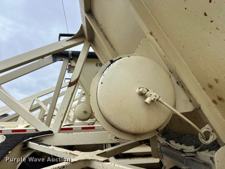 image for item DW4387 2016 Trail King TKBD1W26-433 bottom dump trailer