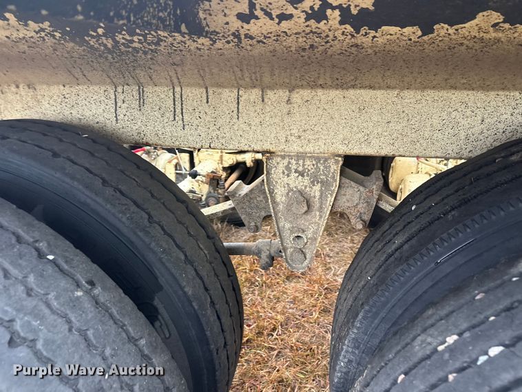 image for item DW4387 2016 Trail King TKBD1W26-433 bottom dump trailer