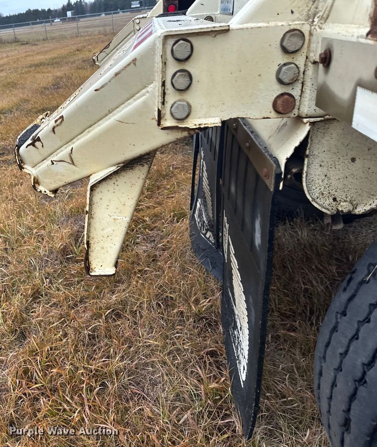 image for item DW4387 2016 Trail King TKBD1W26-433 bottom dump trailer