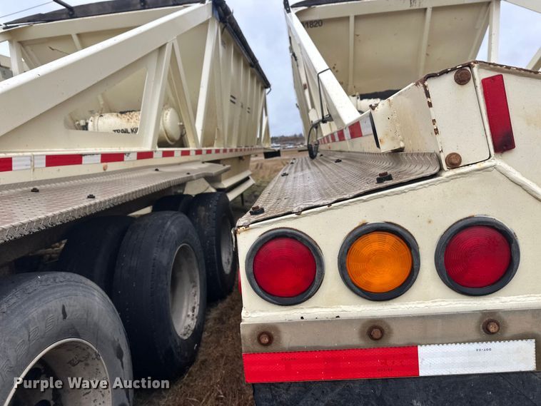 image for item DW4387 2016 Trail King TKBD1W26-433 bottom dump trailer