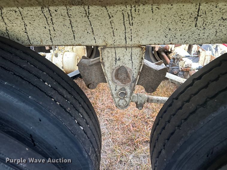 image for item DW4387 2016 Trail King TKBD1W26-433 bottom dump trailer