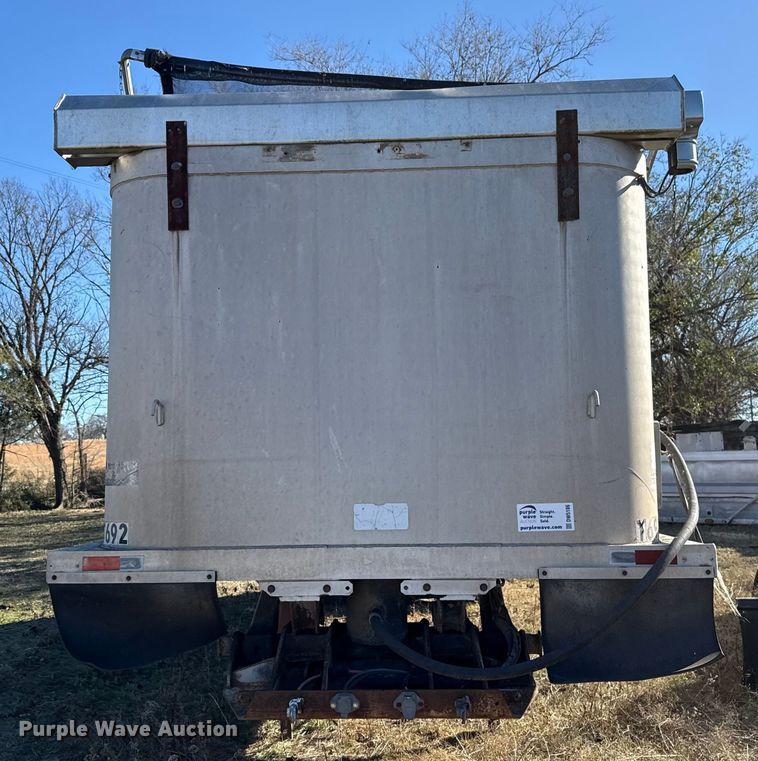 image for item DW5186 1985 Ravens end dump trailer