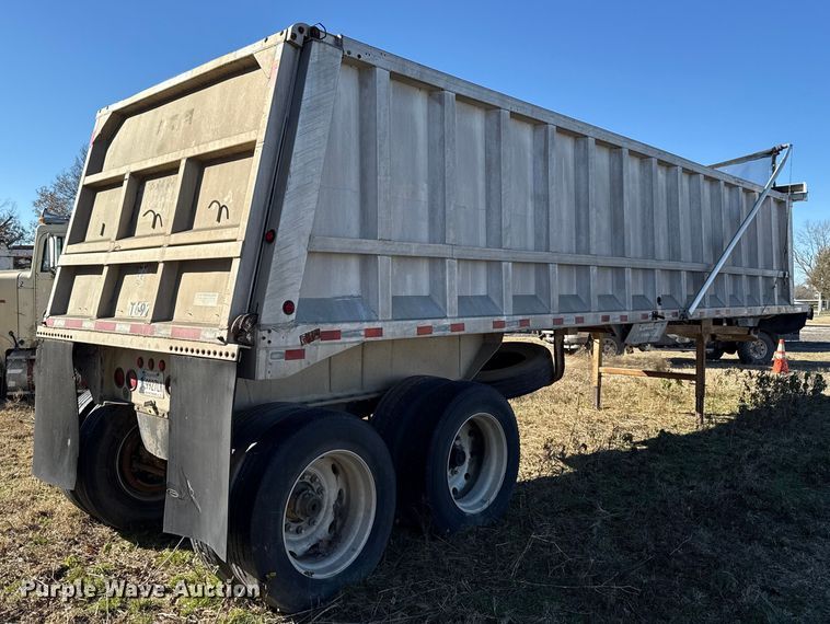 image for item DW5186 1985 Ravens end dump trailer