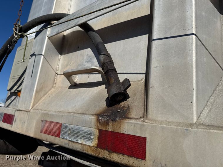 image for item DW5186 1985 Ravens end dump trailer