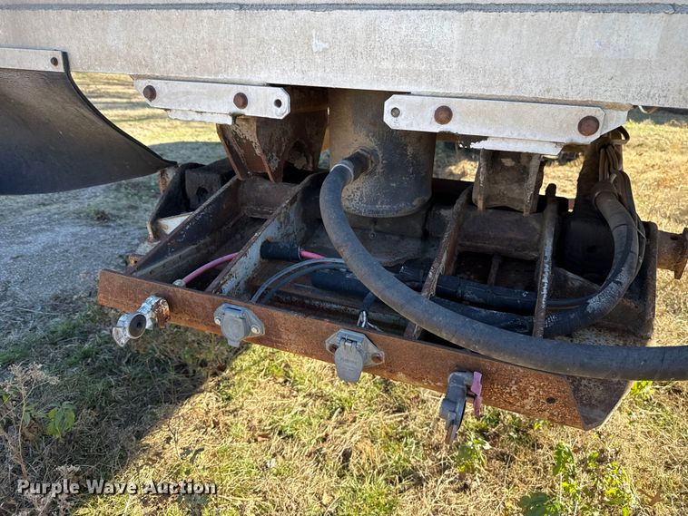 image for item DW5186 1985 Ravens end dump trailer