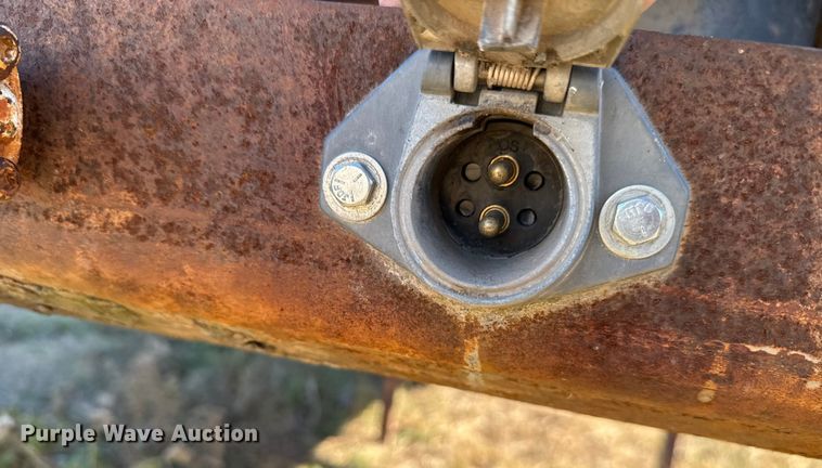 image for item DW5186 1985 Ravens end dump trailer