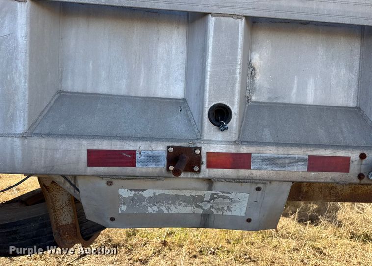 image for item DW5186 1985 Ravens end dump trailer