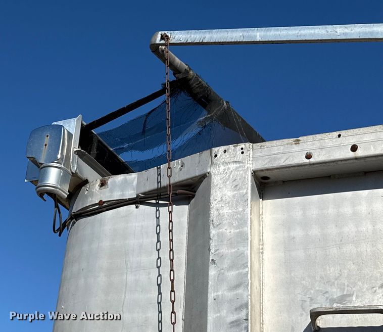 image for item DW5186 1985 Ravens end dump trailer