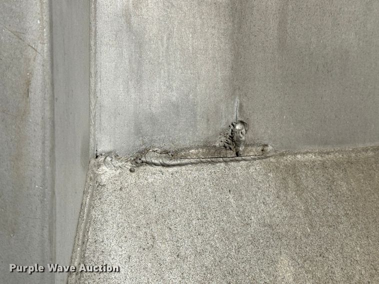 image for item DW5186 1985 Ravens end dump trailer