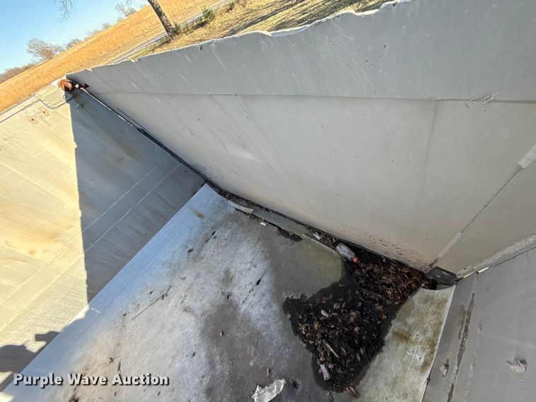 image for item DW5186 1985 Ravens end dump trailer