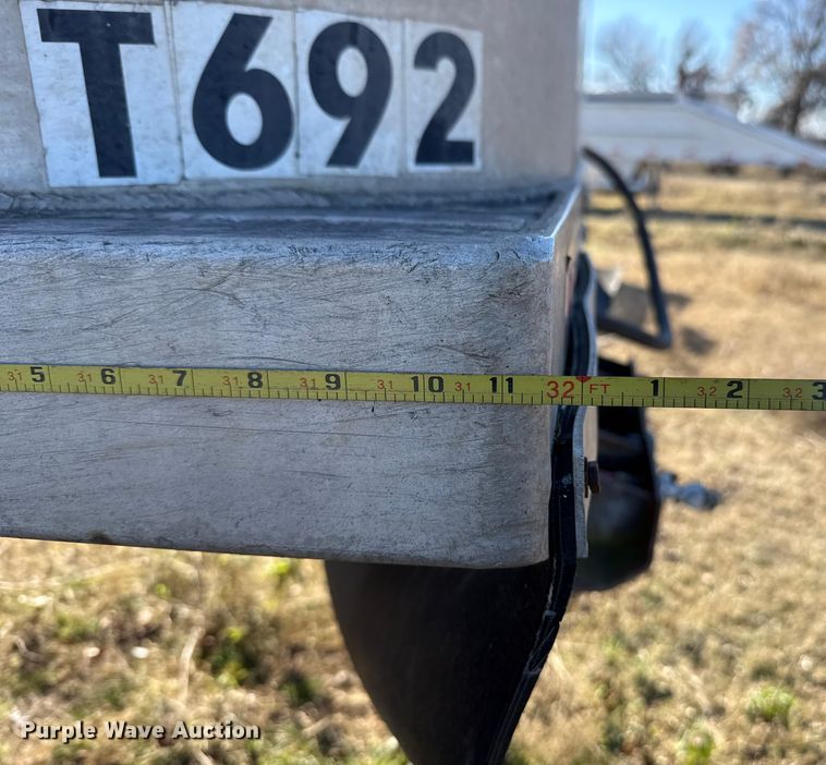 image for item DW5186 1985 Ravens end dump trailer