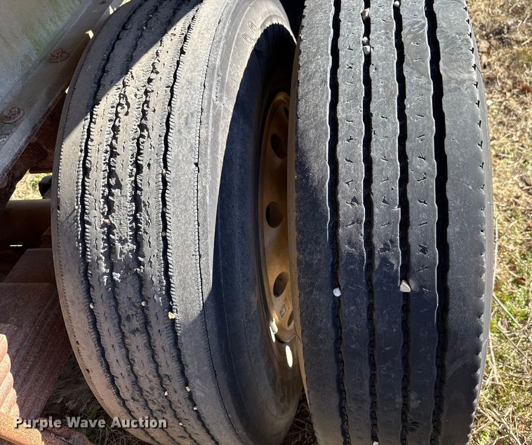 image for item DW5186 1985 Ravens end dump trailer