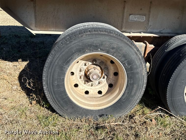 image for item DW5186 1985 Ravens end dump trailer