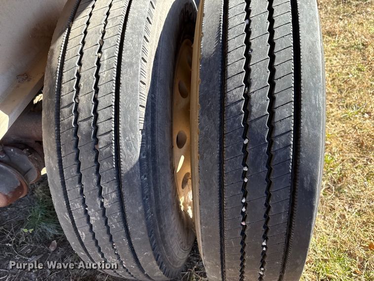 image for item DW5186 1985 Ravens end dump trailer