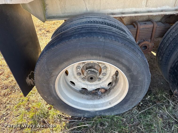 image for item DW5186 1985 Ravens end dump trailer