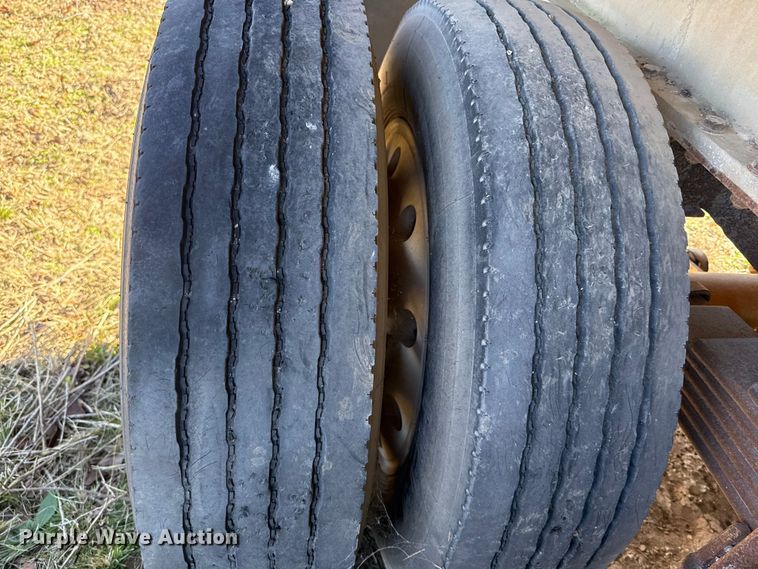 image for item DW5186 1985 Ravens end dump trailer