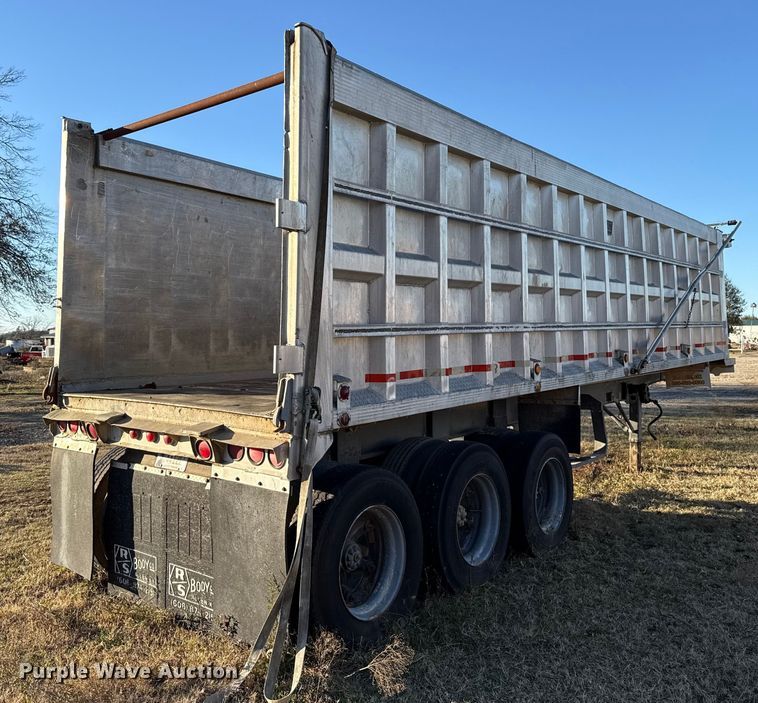 image for item DW5189 1990 East end dump trailer