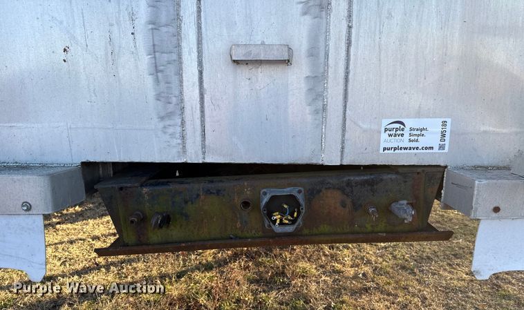 image for item DW5189 1990 East end dump trailer