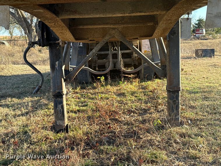 image for item DW5189 1990 East end dump trailer