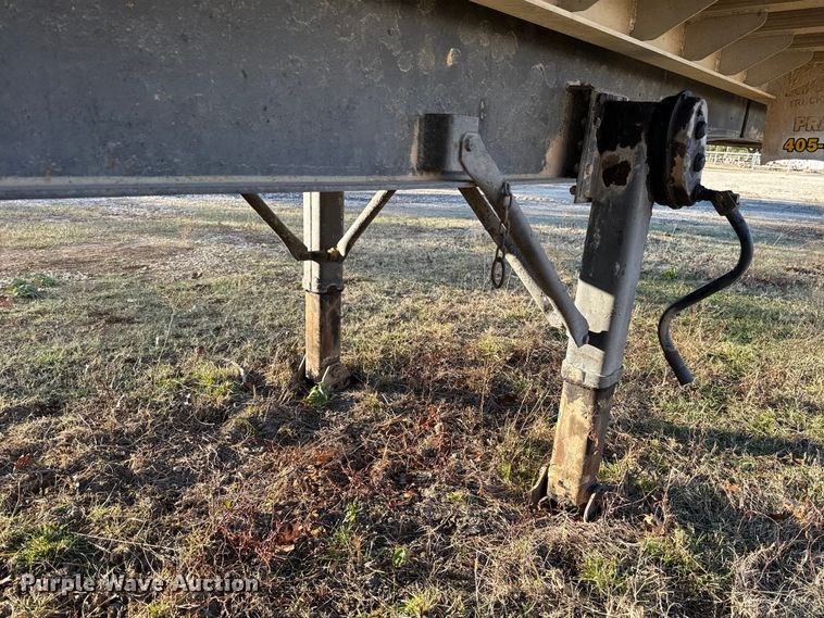 image for item DW5189 1990 East end dump trailer