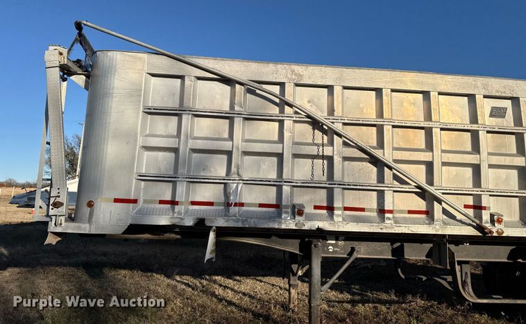 image for item DW5189 1990 East end dump trailer